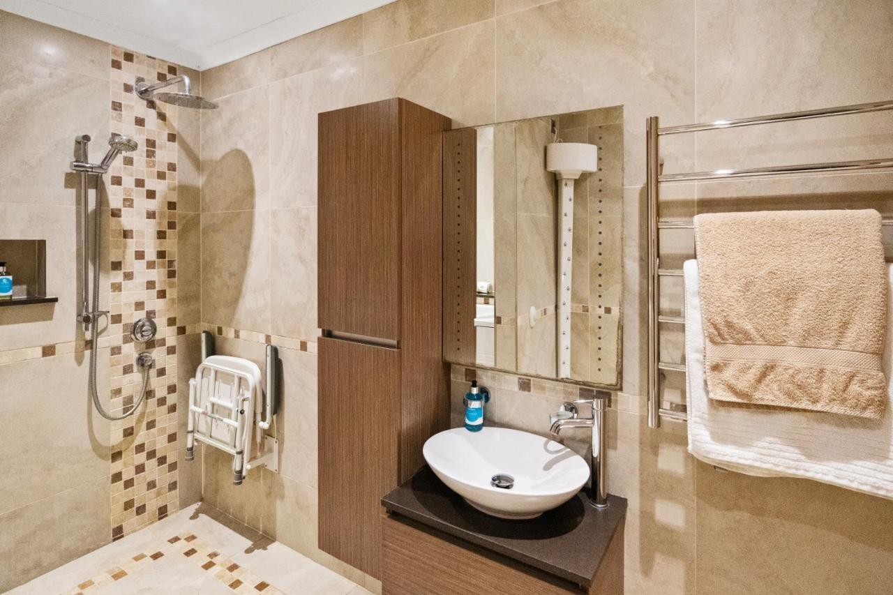The Lodge - Studio Apartment'S Castel Exteriör bild