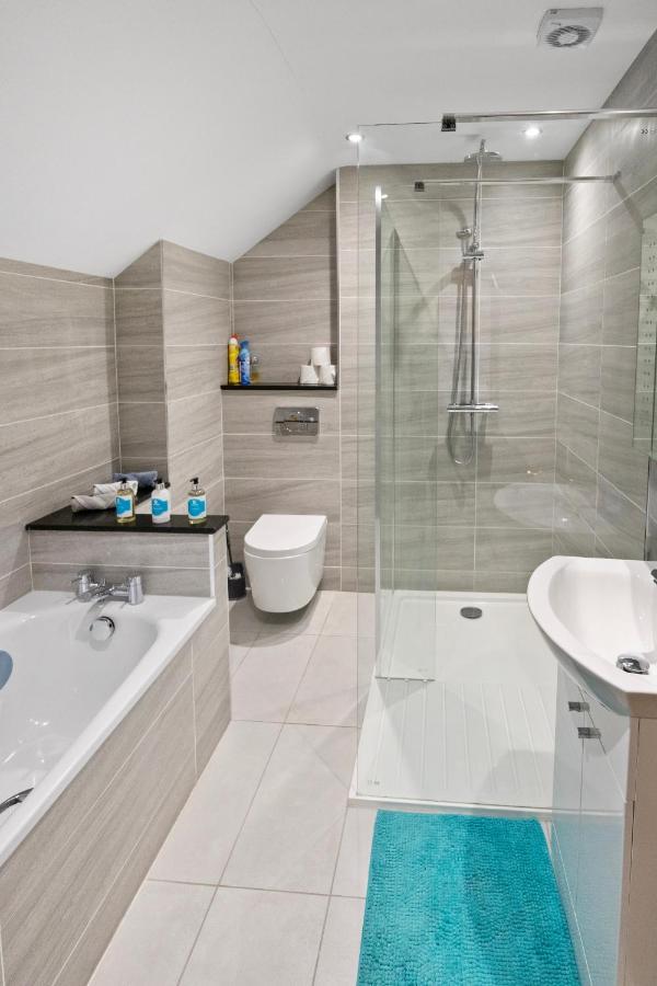 The Lodge - Studio Apartment'S Castel Exteriör bild